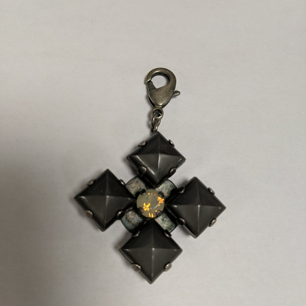 Retired Sabika Vintage Pendant